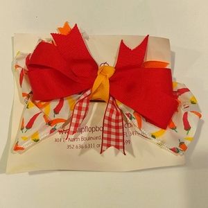 4/$15 🌻 NWT Red Chili Pepper Hair Bow